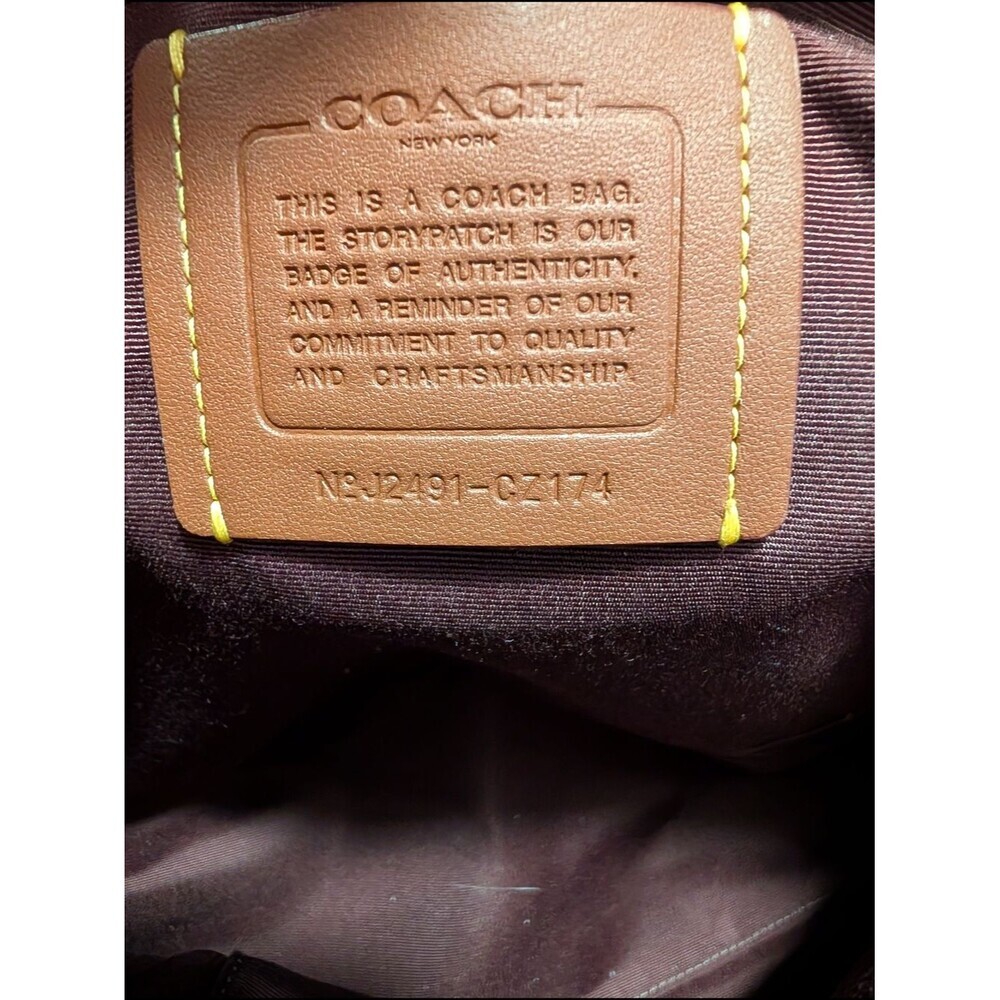 Coach Gallery Tote in Signature Canvas with Bow Print (NWT) - Picture 8 of 9